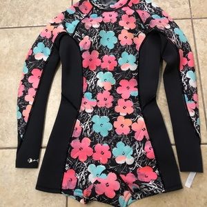 NEW Billabong spring suit